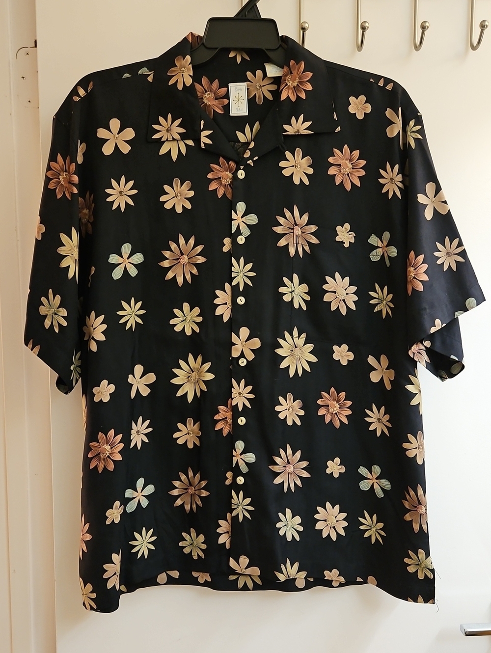 Vintage Burma Bibas Mens Large Silk Floral Daisy Hawaiian Camp Shirt Black